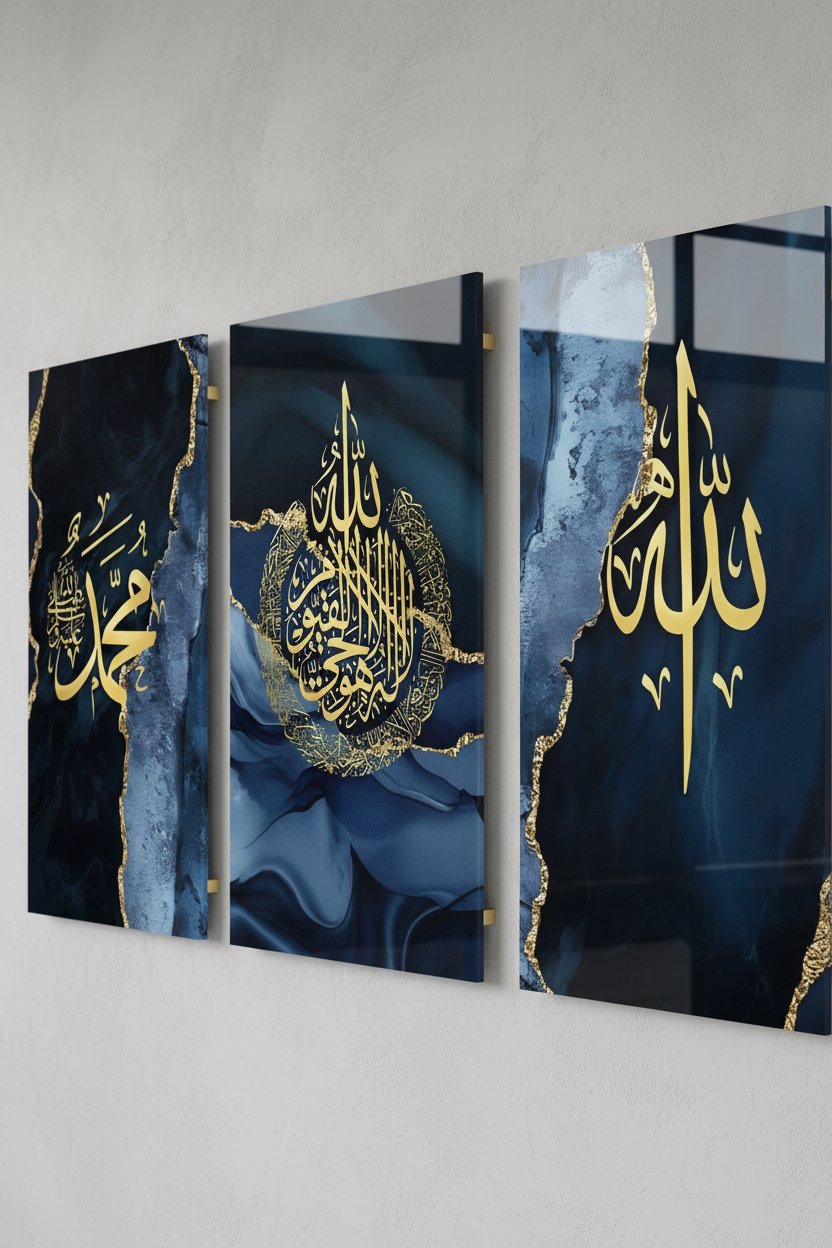 Zoom rapproché sur les 3 tableaux